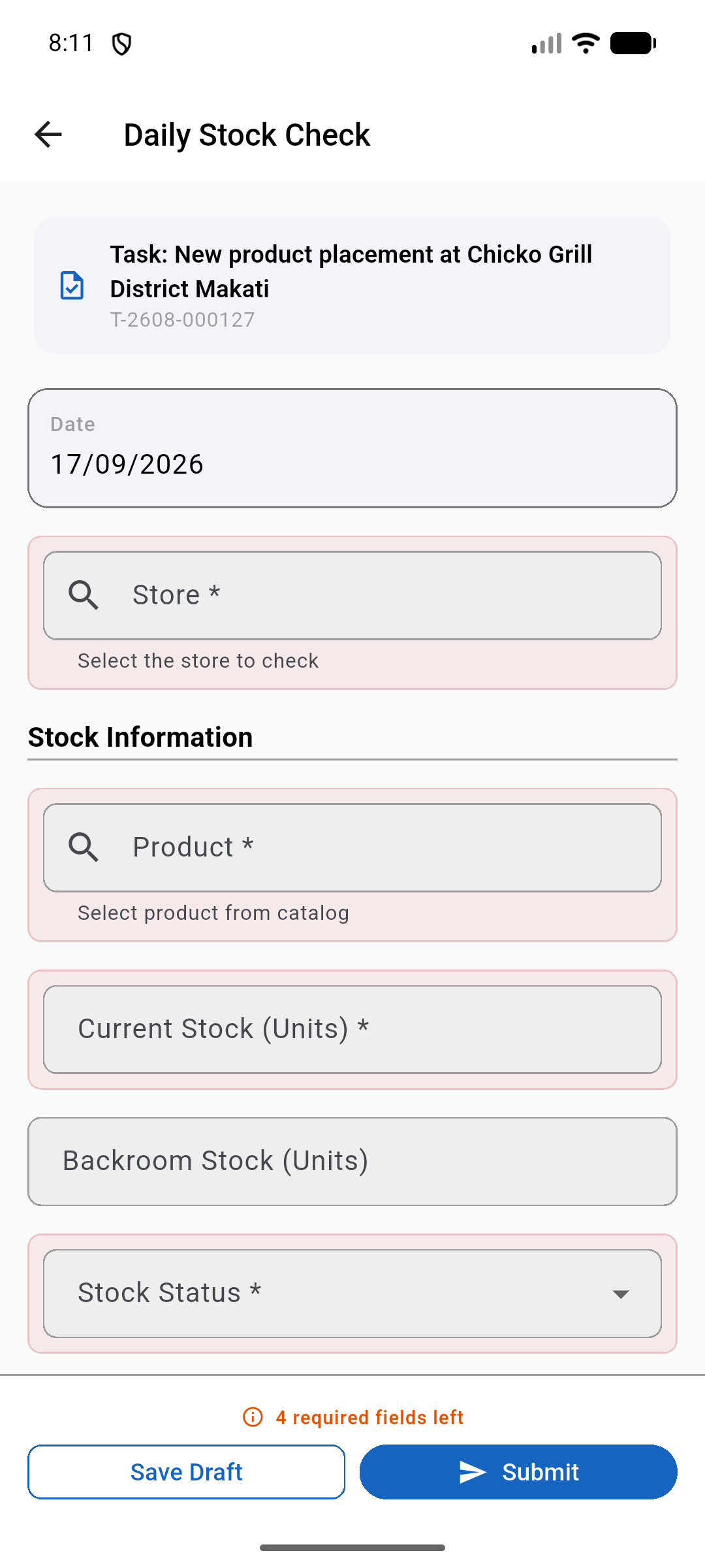 Raios360 mobile app filling a stock check form, showing the linked task, an auto-filled date, store and product lookups, and a warning that four required fields remain before the form can be submitted.